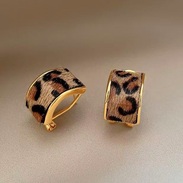 Silver Needle Faux Horsehair Leopard Print Geometric C-Shaped Stud Earrings, Vintage Luxury Style