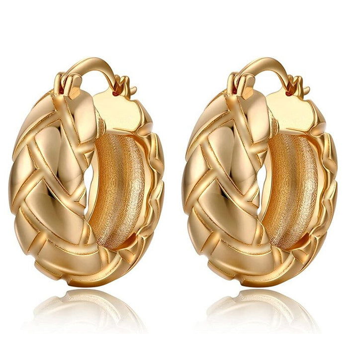 European American Metal Ear Cuff For Women With Checkered Diamond Texture Design Earrings