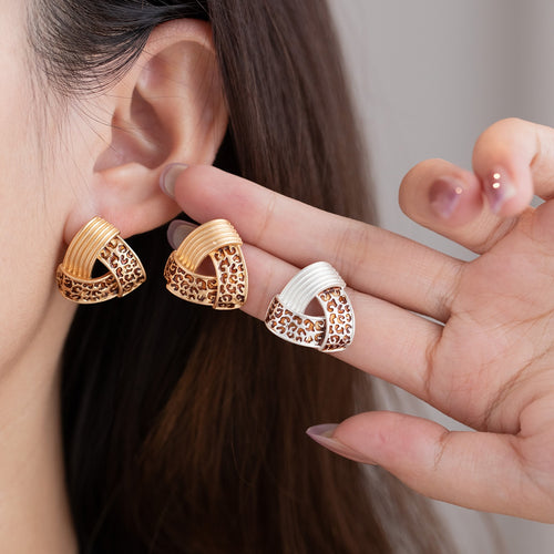 Elegant Leopard Print Enamel Twisted Triangle Alloy Stud Earrings For Women Luxury Fashion Earrings