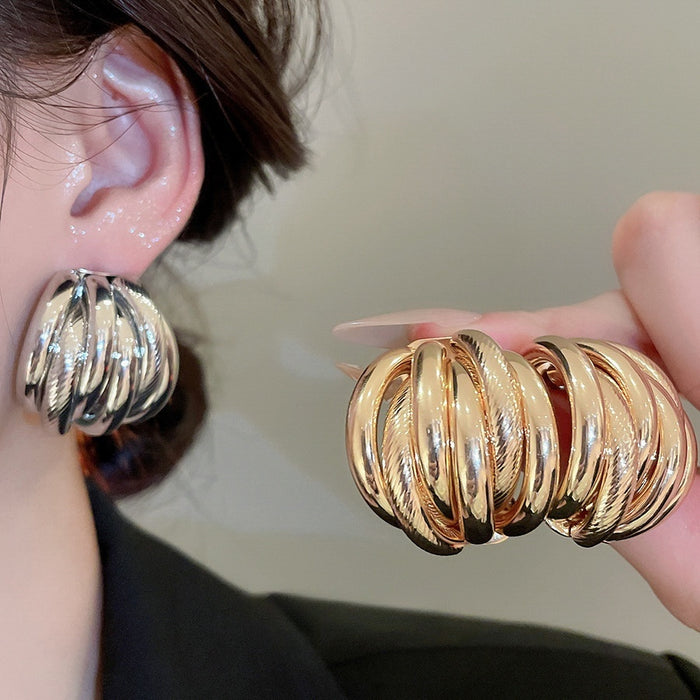 European Style Iron Geometric Round Stud Earrings With Layered Texture Smooth Finish
