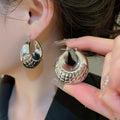 Western Style Metallic Geometric Round Textured Ear Cuff Earrings Minimalist Fashion Jewelry view 3