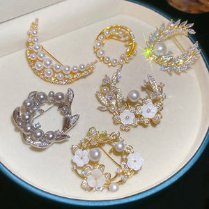 18K Gold Plated Copper Zircon Pearl Shell Flower Brooch French Palace Light Luxury Pin