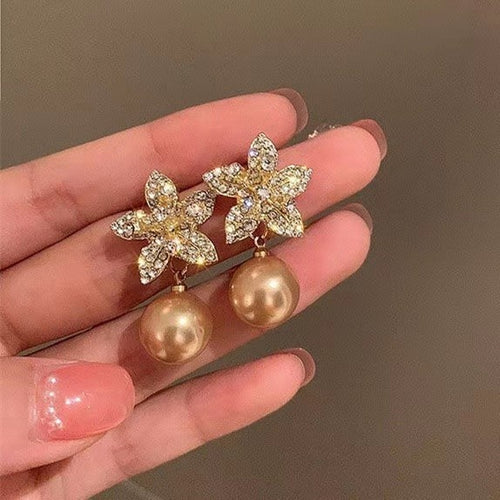 Light Luxury Faux Pearl Flower Stud Earrings With Rhinestone Silver Pin Vintage Style