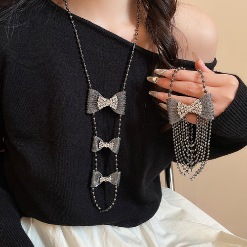 Light Luxury Copper Rhinestone Bow Pendant Tassel Necklace Dark Glam Sweater Chain
