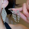 Light Luxury Copper Rhinestone V Tassel Jewelry Set With Necklace Earrings Bracelet Ring view 4
