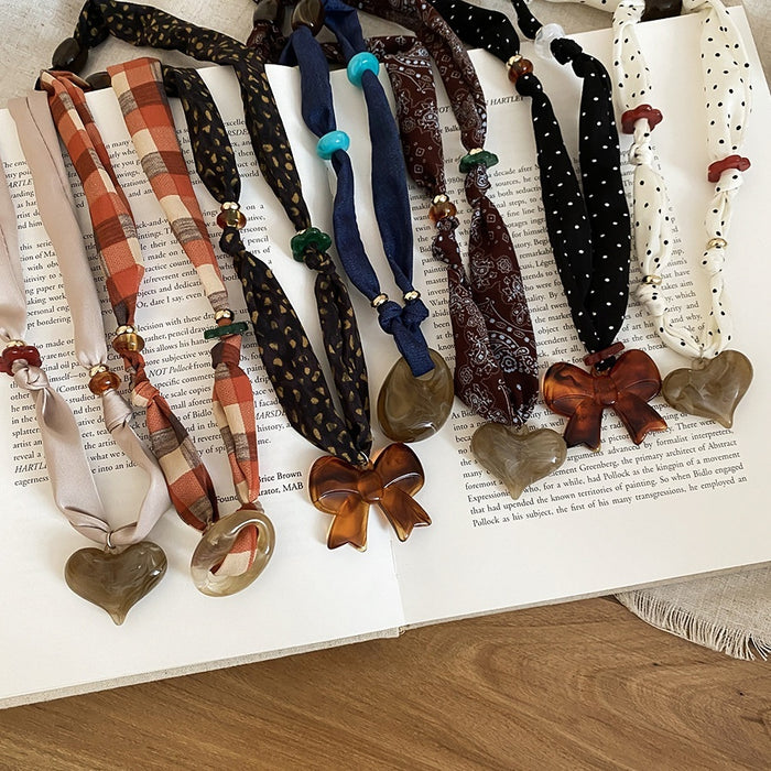 Maillard Style Fabric Acrylic Bow Heart Pendant Sweater Necklace For Women Vintage Designer Choker