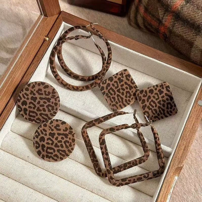 Vintage Flocked Leopard Print Geometric Round Fabric Stud Earrings Elegant Minimalist Maillard Style Fashion Jewelry