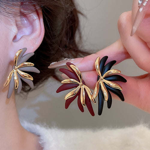 18K Gold Plated Copper Flower Stud Earrings With Silver Posts Vintage Hong Kong Style Elegant Women's Jewelry