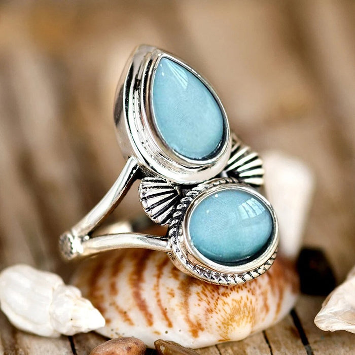 Vintage Shell Ring For Women With Water Drop Oval Shape And Classical Elegant Style