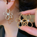 Metal Flower Pearl Stud Earrings For Women Minimalist Versatile Light Luxury Ear Jewelry view 1