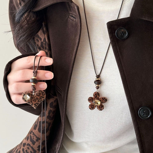 Maillard Vintage Resin Rhinestone Heart Leopard Flower Pendant Sweater Necklace