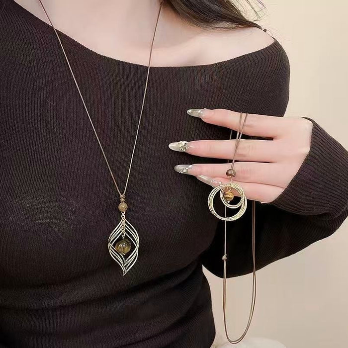 Light Luxury Vintage Iron Sweater Necklace With Tiger Eye Geometric Diamond Pendant
