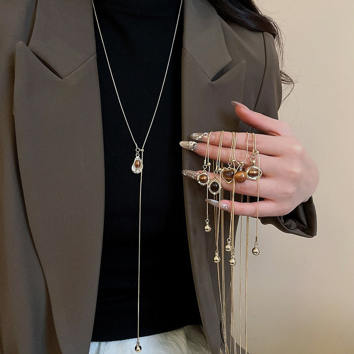 Vintage Light Luxury Copper Tiger Eye Heart Geometric Round Pendant Adjustable Sweater Necklace For Women