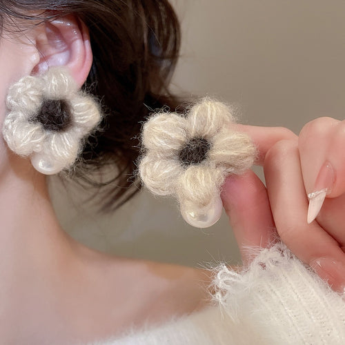 Knitted Yarn Flower Pearl Stud Earrings Elegant Autumn Winter Daily Commuter Jewelry