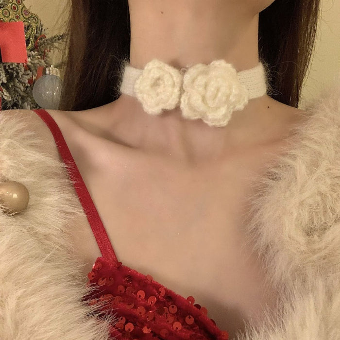 Elegant Cloth Knitted Flower Choker Necklace Light Luxury Sweet Collarbone Jewelry