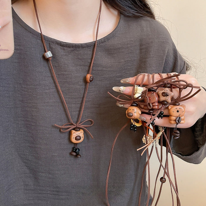Vintage Light Luxury Wood Bead Bear And Star Pendant Sweater Necklace For Women