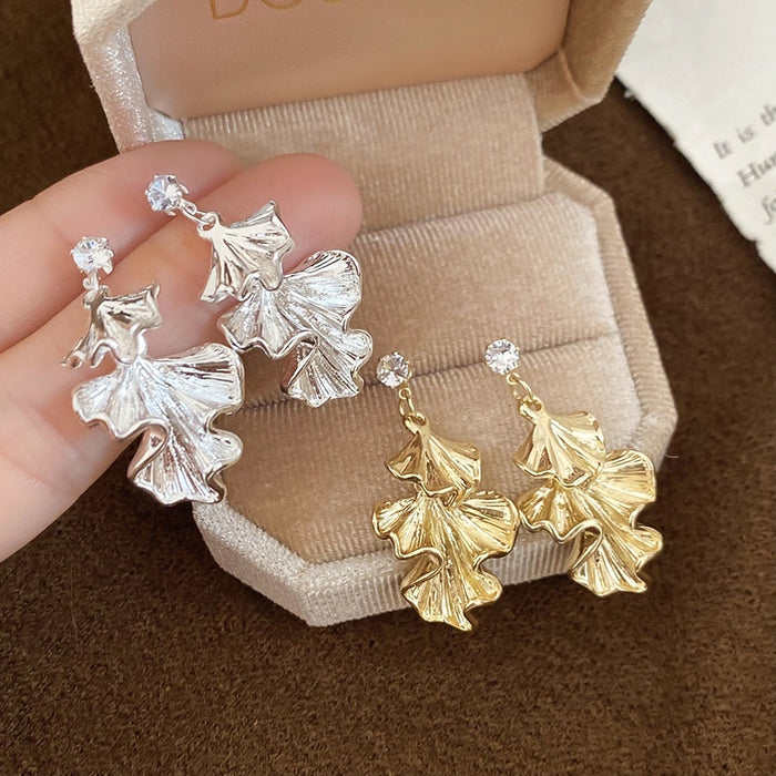 Alloy Ginkgo Leaf Drop Earrings With Silver Needle, Minimalist Light Luxury Commuter Jewelry
