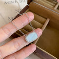 Korean Minimalist Copper Resin Oval Pendant Sweater Necklace, Style Light Luxury Clavicle Chain view 2
