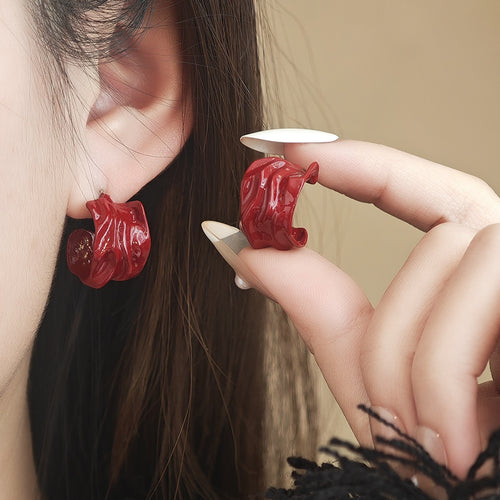 Elegant Red Enamel Wrinkled C Shape Alloy Studs For Women Korean Niche Statement Earrings