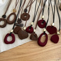 Light Luxury Vintage Flocked Resin Floral Pendant Sweater Necklace For Daily Wear view 3