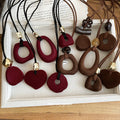Light Luxury Vintage Flocked Resin Floral Pendant Sweater Necklace For Daily Wear view 1