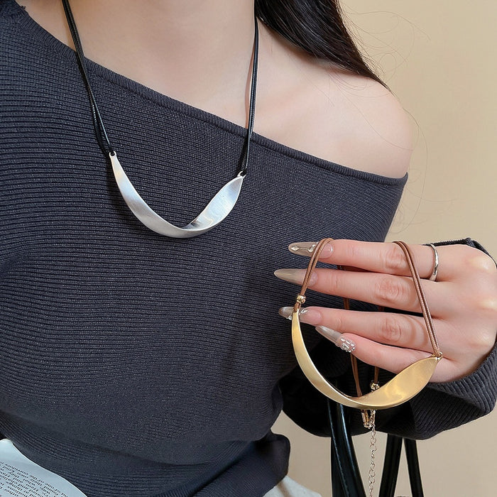 Light Luxury Irregular Geometric Alloy Pendant Necklace Minimalist Clavicle Choker