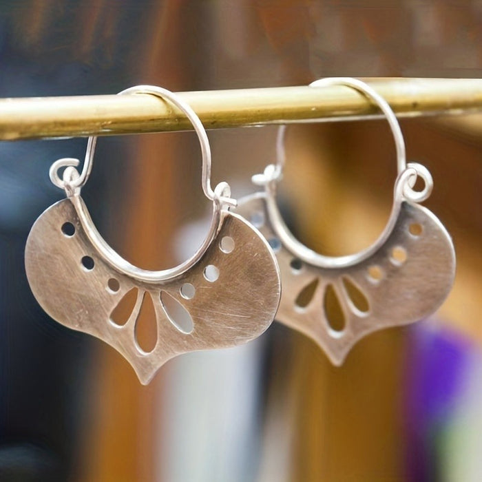 Vintage Ethnic Fan Heart Metal Hollow Ear Cuffs For Women Antique Silver Plated Jewelry Dropshipping Earrings