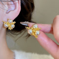 French Vintage Metal Firework Faux Pearl Stud Earrings For Women Elegant OL Geometric Round Jewelry view 1