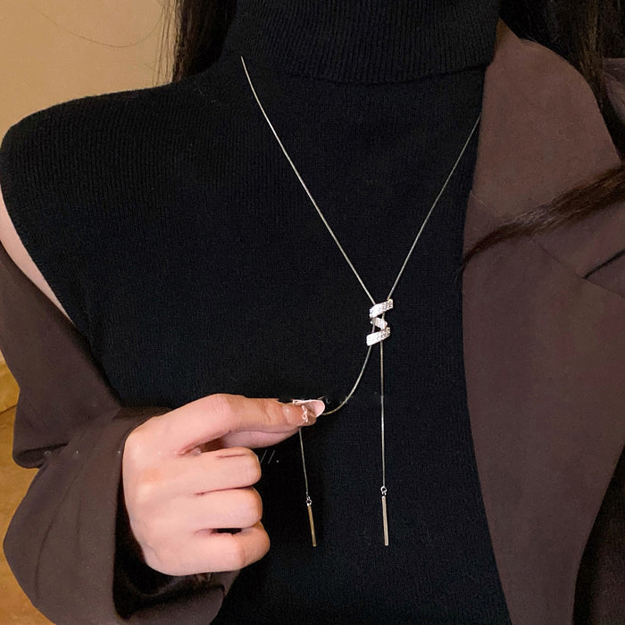 Light Luxury Copper Zircon Twisted Letter S Pendant Sweater Necklace For Women