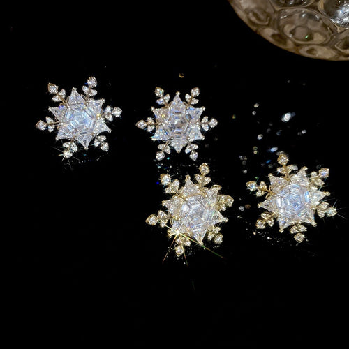 Copper Zircon Snowflake Stud Earrings For Women, Light Luxury Geometric Daily Jewelry