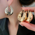 European Style Smooth Metal Crumpled Round U Shaped Ear Cuff Earrings For Women view 2