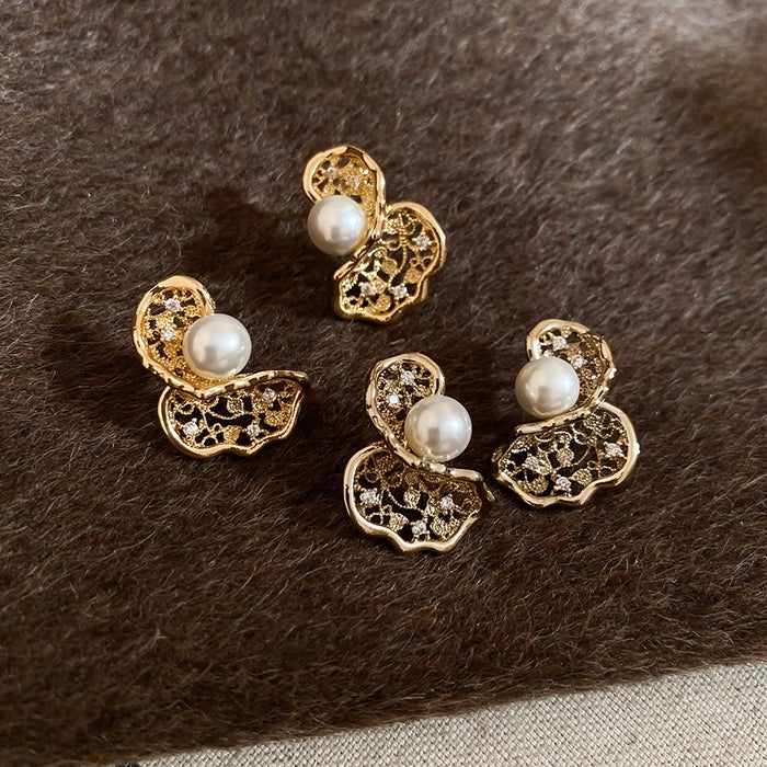 Copper Zircon Twisted Hollow Pearl Stud Earrings Irregular Geometric Luxury Style