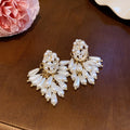 Light Luxury Vintage Court Style Oval Faux Pearl Stud Earrings With Rhinestone Silver Pins view 4