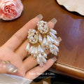 Light Luxury Vintage Court Style Oval Faux Pearl Stud Earrings With Rhinestone Silver Pins view 2