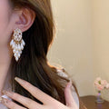Light Luxury Vintage Court Style Oval Faux Pearl Stud Earrings With Rhinestone Silver Pins view 3