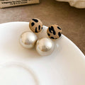 Light Luxury Leopard Print Round Faux Pearl Stud Earrings For Women Retro Geometric Style view 2