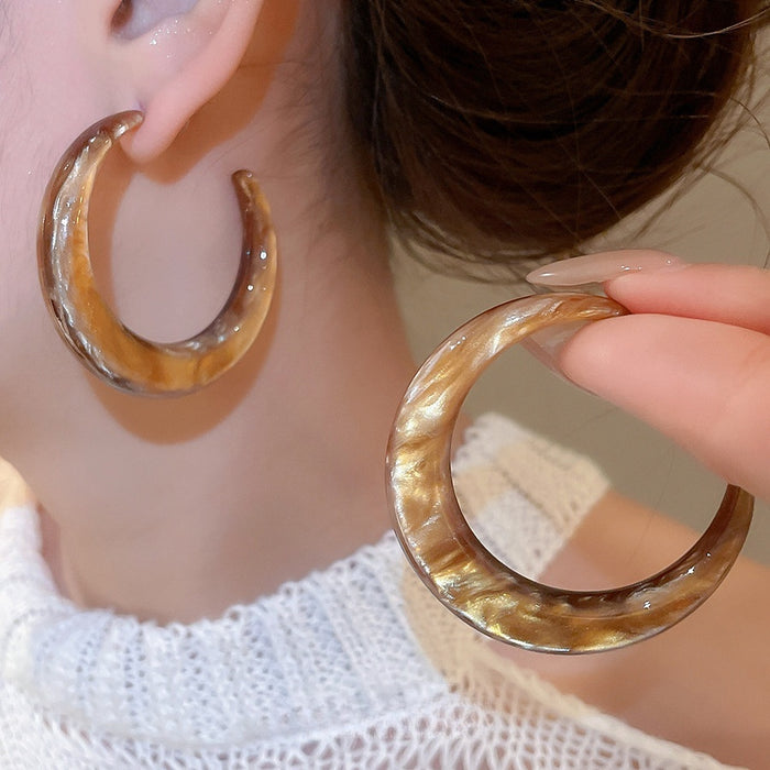 Maillard Style Resin C-Shaped Stud Earrings With Silver Needle, Minimalist Retro Geometric Jewelry