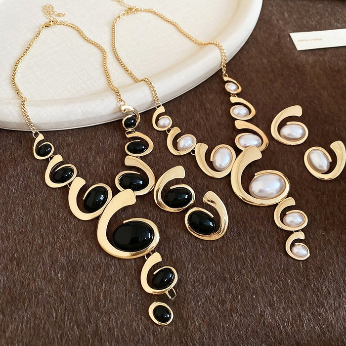 Vintage Alloy Oval Tassel Necklace And Stud Earrings Jewelry Set For Women, Light Luxury Niche Design