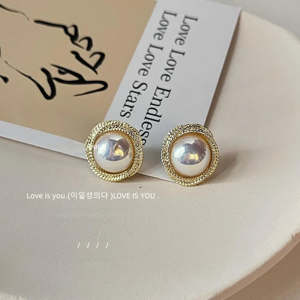 French Elegant Hepburn Style Copper Wrapped Pearl Round Stud Earrings For Women