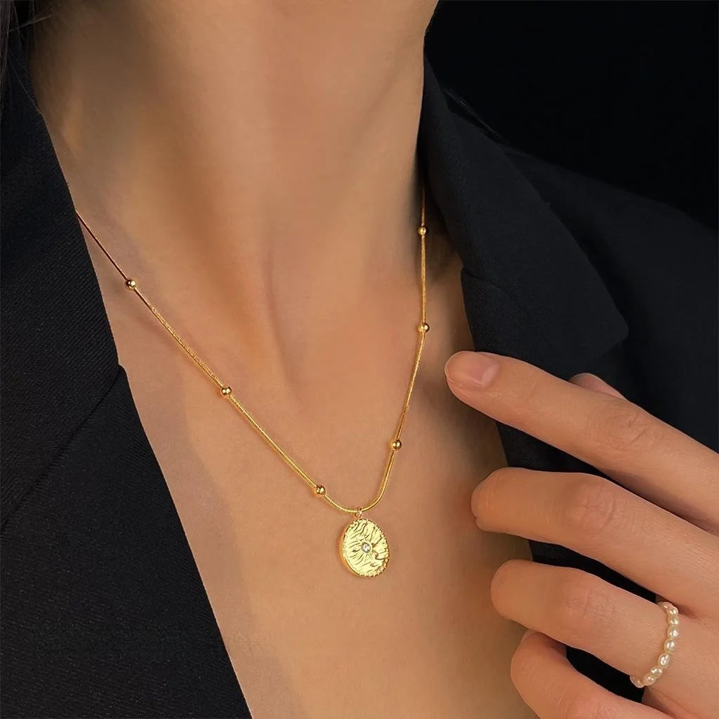 Vintage French 18K Gold Plated Stainless Steel Star Geometric Round Layering Clavicle Necklace