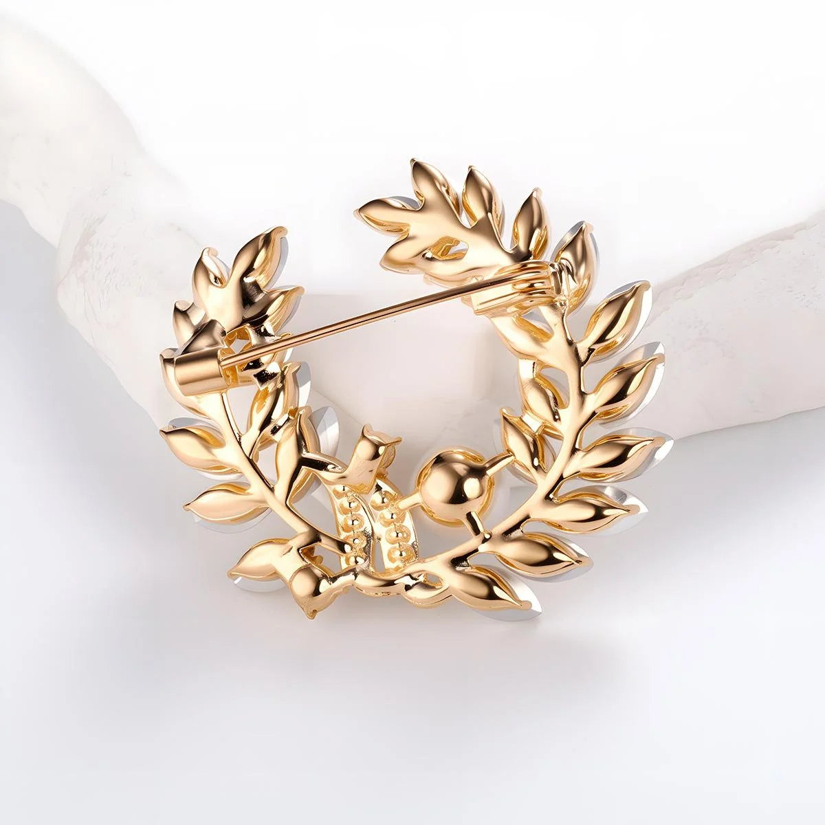 Elegant Pearl Leaf Wreath Brooch For Women Copper Zircon Rhinestone Lapel Pin Suit Corsage Gift