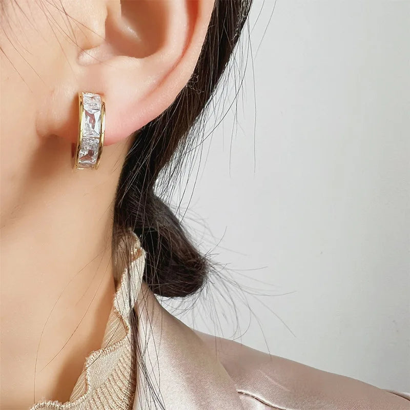 Elegant Gold Alloy Zircon C Hoop Stud & Clip On No Piercing Luxury Round Huggie Women's Earrings