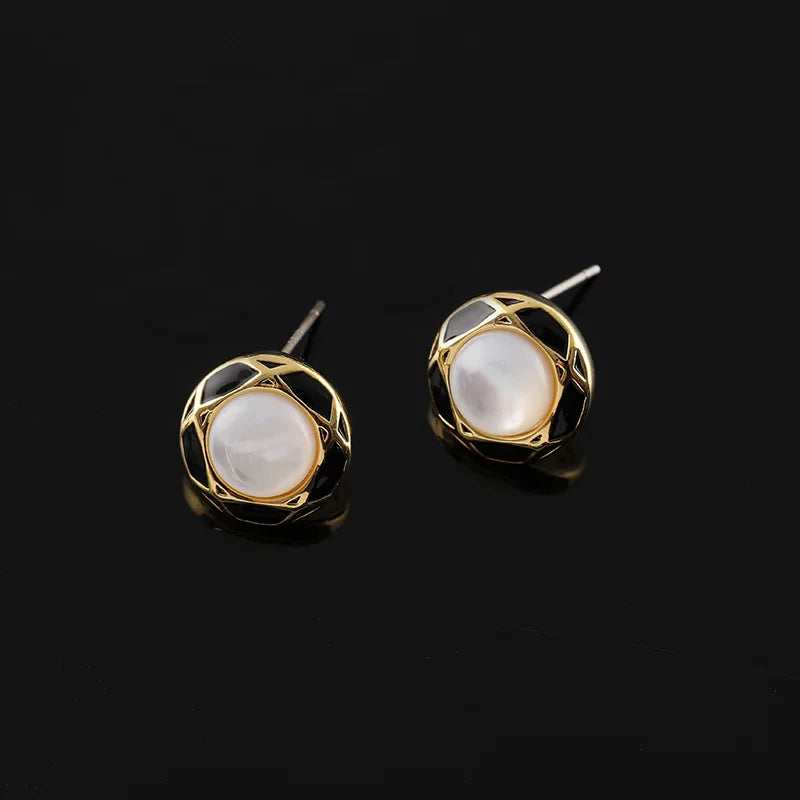 Vintage Black Enamel Shell Pearl Round Stud & Clip On No Piercing Luxury Gold Alloy Earrings
