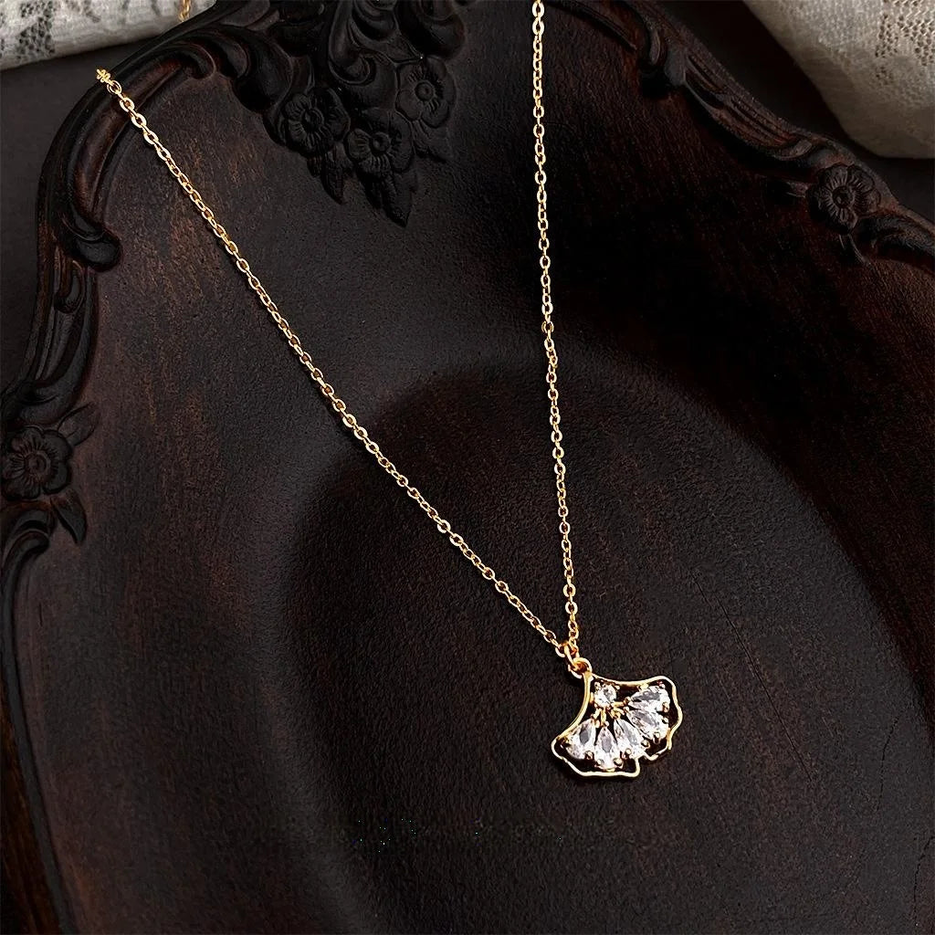 18K Gold Plated Copper Micro Pave Zircon Ginkgo Leaf Collarbone Necklace