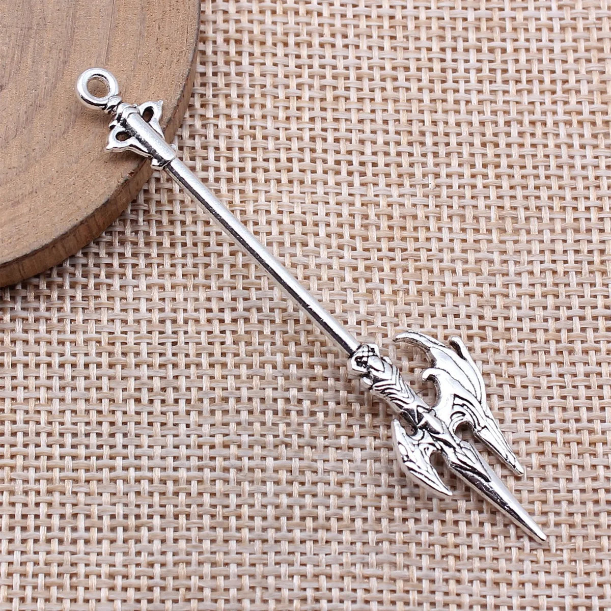 70mm 3.2g Antique Silver Tone Zinc Alloy Blade Spear Sword Halberd Charm Pendant for Cosplay DIY