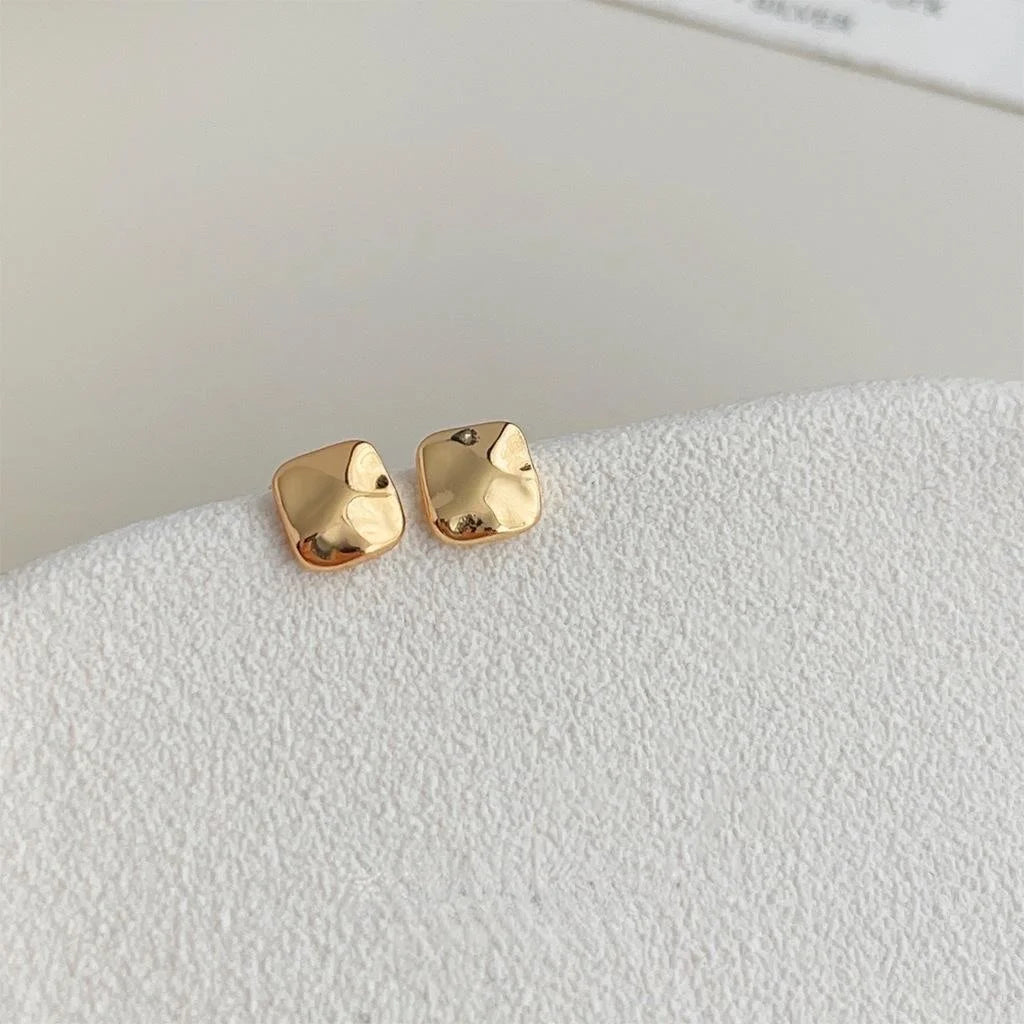 Minimalist Geometric Copper Stud Earrings For Women, Light Luxury Wrinkled Metal Square Design