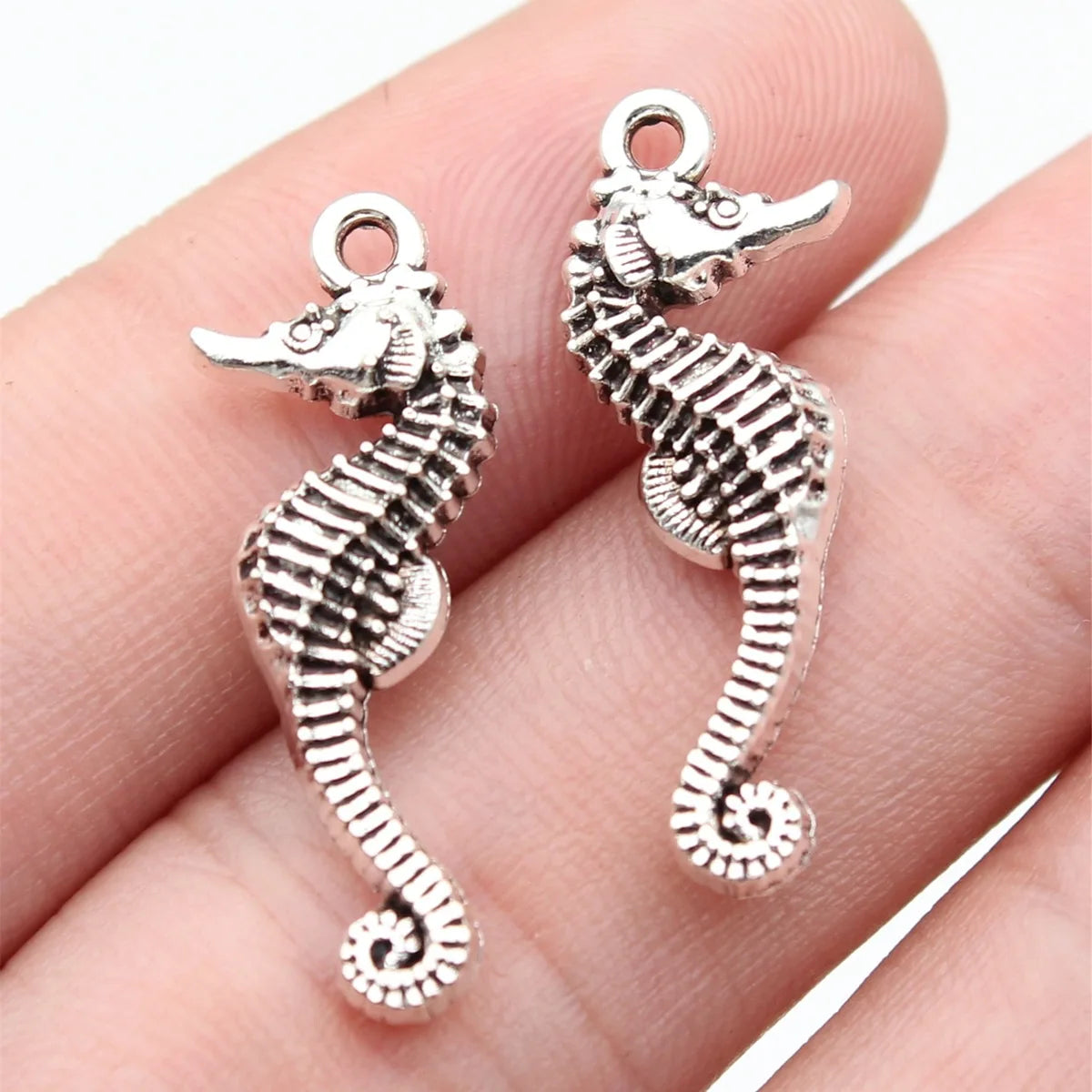 26x9mm 1.9g Antique Silver Finish Zinc Alloy Seahorse Charm Pendant for Bracelet Necklace DIY