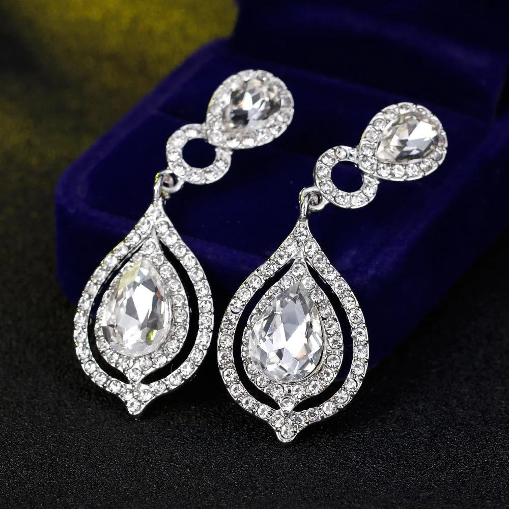 Luxury Teardrop Rhinestone Alloy Brooch With Sparkling Crystal Bridal Lapel Pin Corsage Suit Accessory Gift