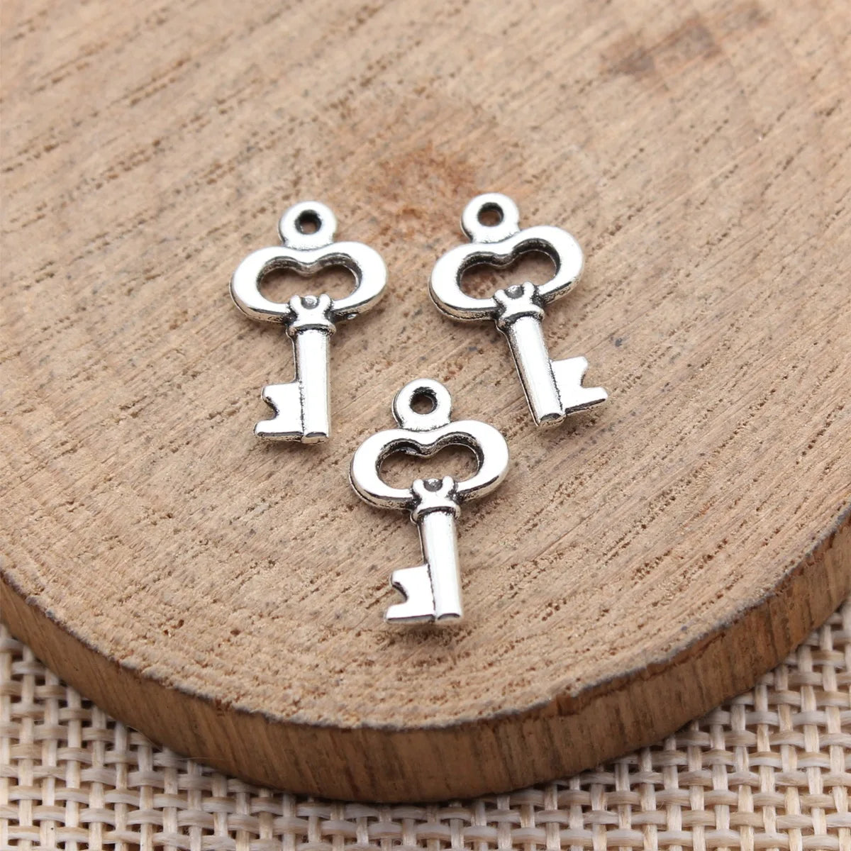 16x9mm 0.46g Multicolor Zinc Alloy Small Key Charm Pendant for Necklace Bracelet Jewelry Making