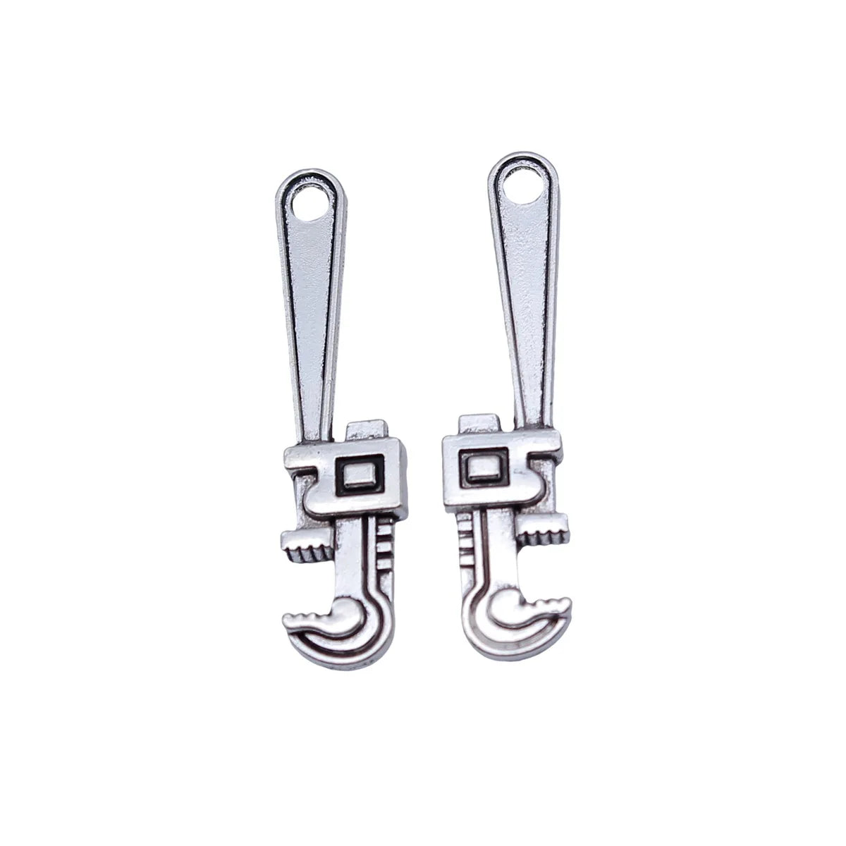 32x7.6mm 1.05g Antique Silver Zinc Alloy Adjustable Wrench Tool Charm Pendant for DIY Clothing Accessories